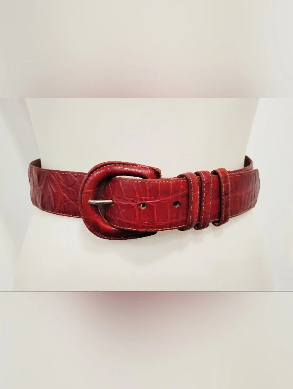 VINTAGE RED ITALIAN ALLIGATOR BELT